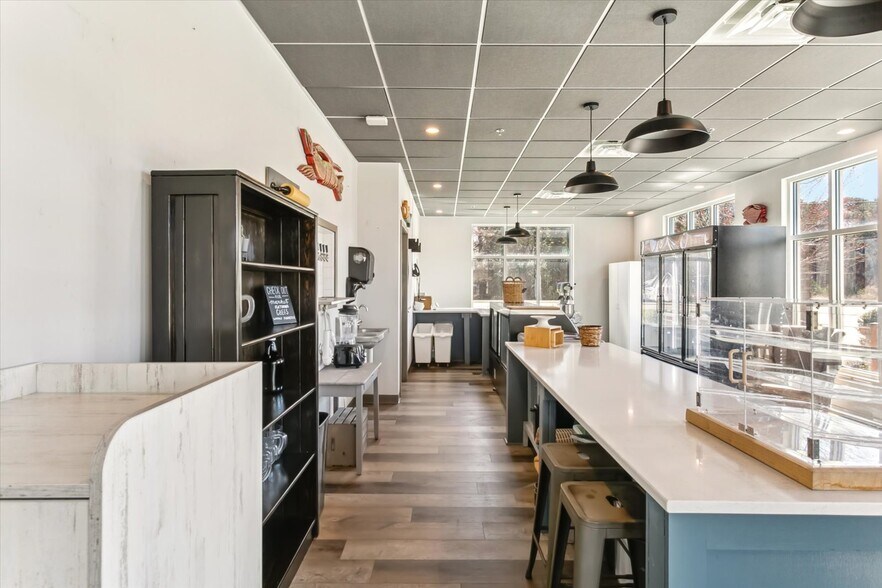 More Photos Of 6824 Colemans Crossing Ave, Hayes Storefront Retail Office For Lease