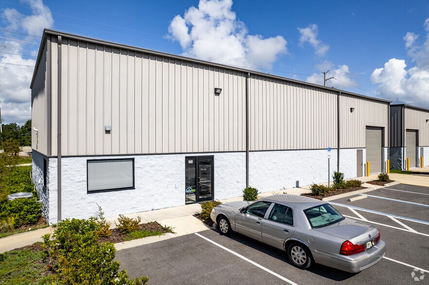 Primary Photo Of 260-278 Springview Commerce Dr, DeBary Unknown For Lease