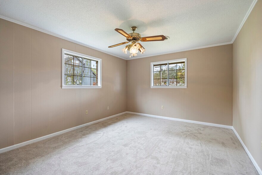 More Photos Of 30 Broadview St, Greenbrier Office For Sale