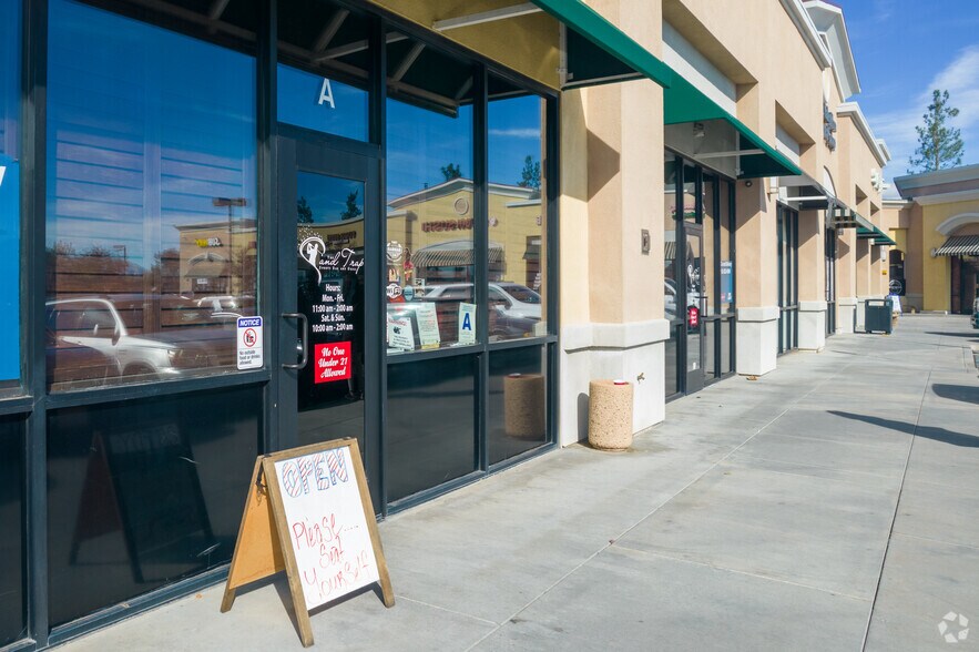 More Photos Of Oak Valley Pky, Beaumont Unknown For Lease