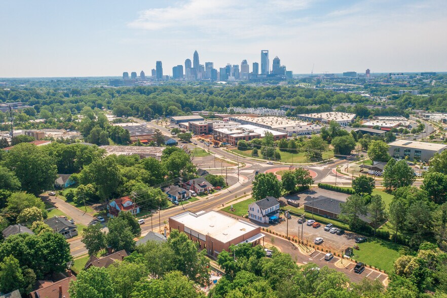 More Photos Of 2427 Tuckaseegee Rd, Charlotte Office For Lease