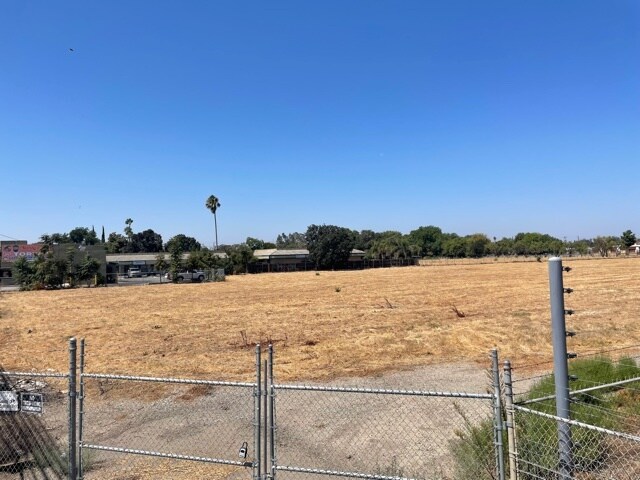 More Photos Of 2811 E Fremont St, Stockton Land For Sale