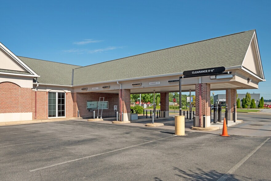 More Photos Of 1355 N Shenandoah Ave, Front Royal Bank For Lease