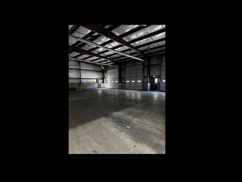 More Photos Of 835 C-D Hartford Tpke, Shrewsbury Flex For Lease