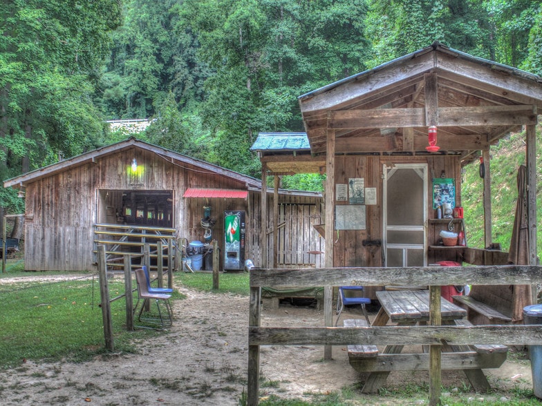 More Photos Of 9400 US-19 W, Bryson City Hotel For Sale