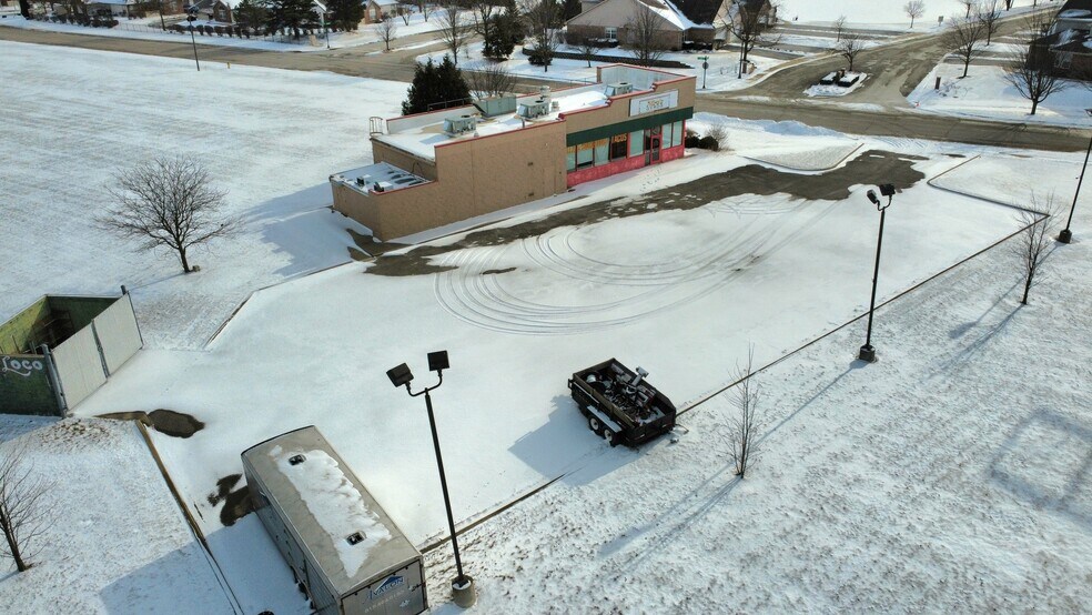 More Photos Of 855 W Cook St, Manteno Restaurant For Sale