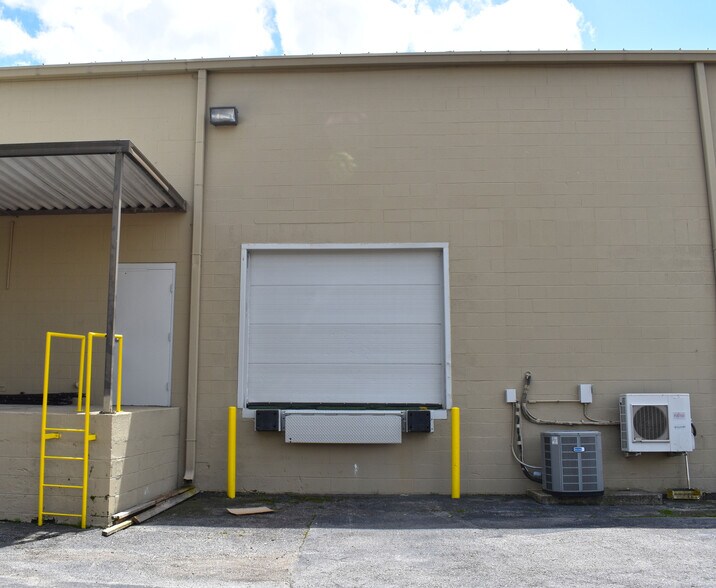 More Photos Of 820 Fesslers Pky, Nashville Light Distribution For Lease