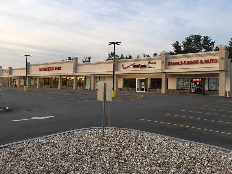 356 S Broadway St, Salem, NH 03079 For Lease