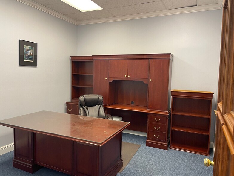 More Photos Of 1750 South Ln, Mandeville Distribution For Lease