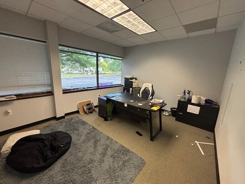 More Photos Of 400 Grove Rd, Thorofare Office For Lease