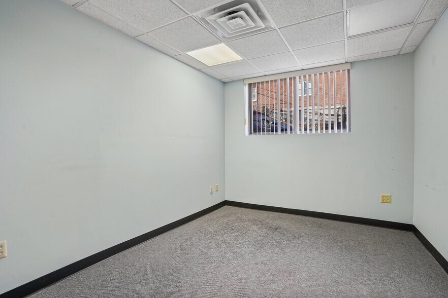 More Photos Of 47 Purdy St, Harrison Medical For Lease