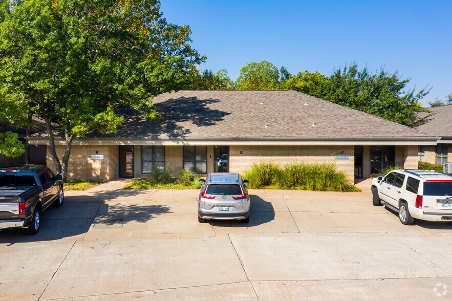 More Photos Of 2932 NW 122nd St, Oklahoma City Office For Sale