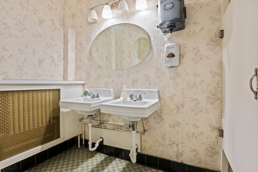 More Photos Of 9 Grimes St, Buffalo Industrial For Sale