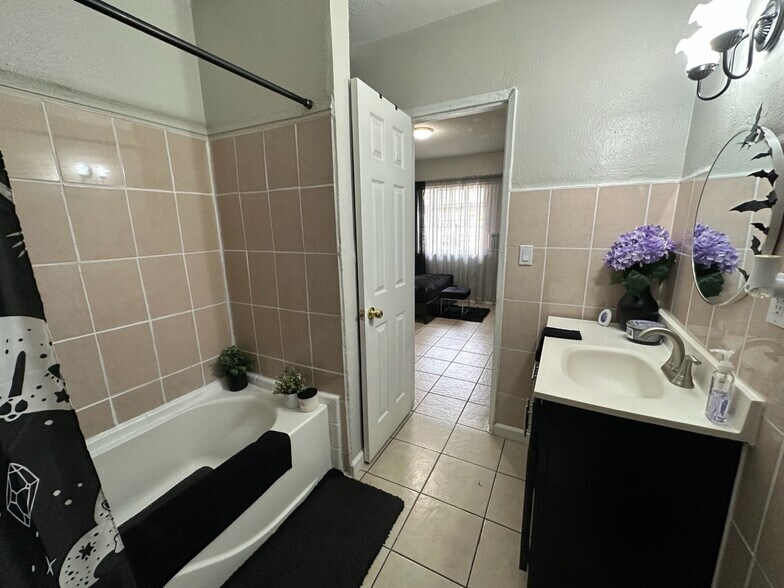 More Photos Of 10791 Palma Vista Ave, Garden Grove Apartments For Sale