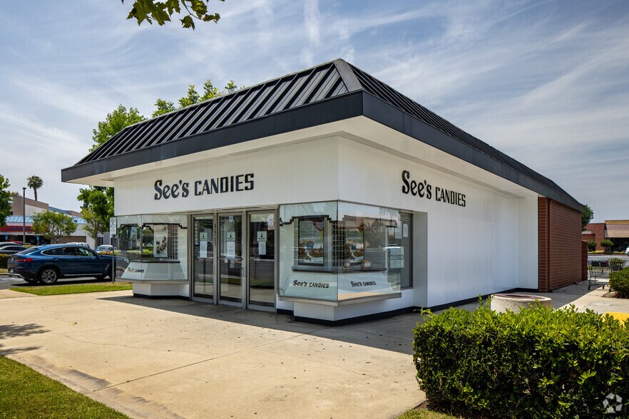 More Photos Of 9561-9971 Chapman Ave, Garden Grove Unknown For Lease