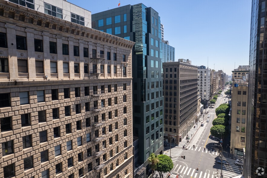 More Photos Of 655 S Hope St, Los Angeles Apartments For Lease