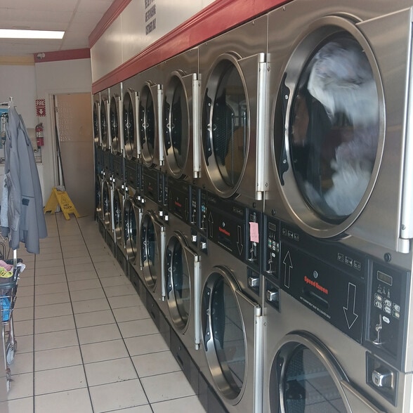 More Photos Of 1880 S Redondo Blvd, Los Angeles General Retail For Sale