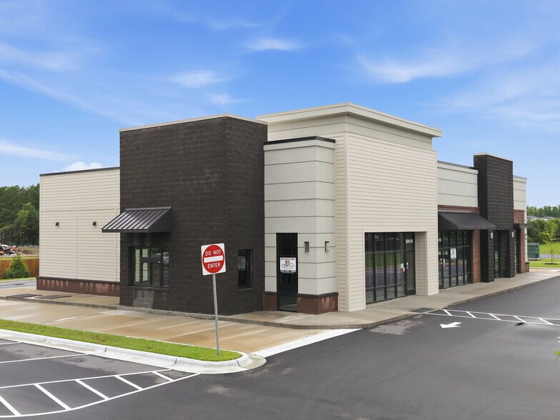 More Photos Of 2620 Dickinson Ave, Greenville Storefront For Lease