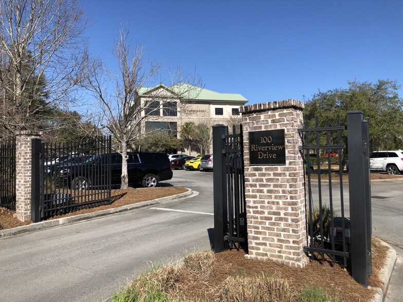 More Photos Of 100 Riverview Dr, Savannah Office For Lease