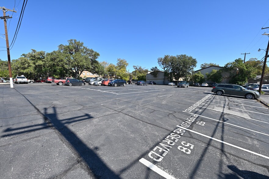 More Photos Of 5154-5170 Broadway St, San Antonio Unknown For Lease