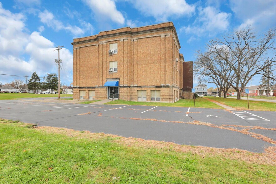 More Photos Of 300 E Auburn Ave, Springfield Office For Sale