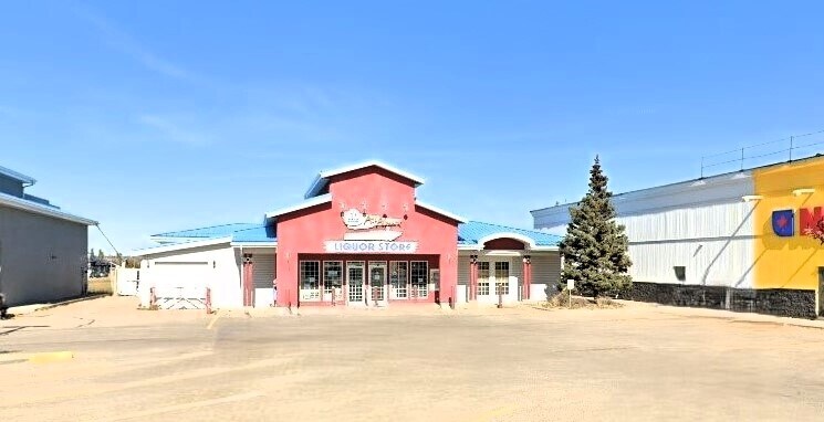 More Photos Of 75 Hewlett Park Landng, Sylvan Lake Convenience Store For Sale