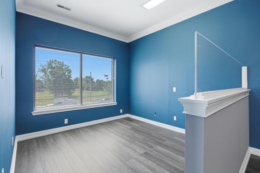 More Photos Of 2401 Broad Street, Chattanooga Office For Sale
