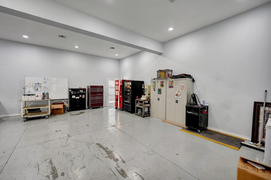 More Photos Of 2010/2015 44th St, Odessa Industrial For Sale