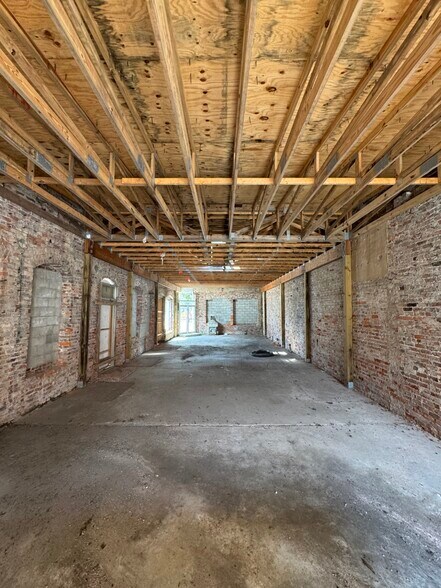 More Photos Of 902 Front St, Georgetown Storefront For Lease