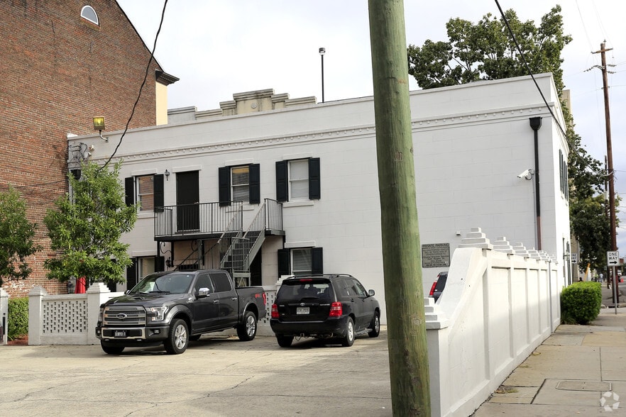 More Photos Of 301 W York St, Savannah Office For Sale