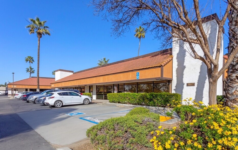 More Photos Of 1981 N Gateway Blvd, Fresno Unknown For Lease