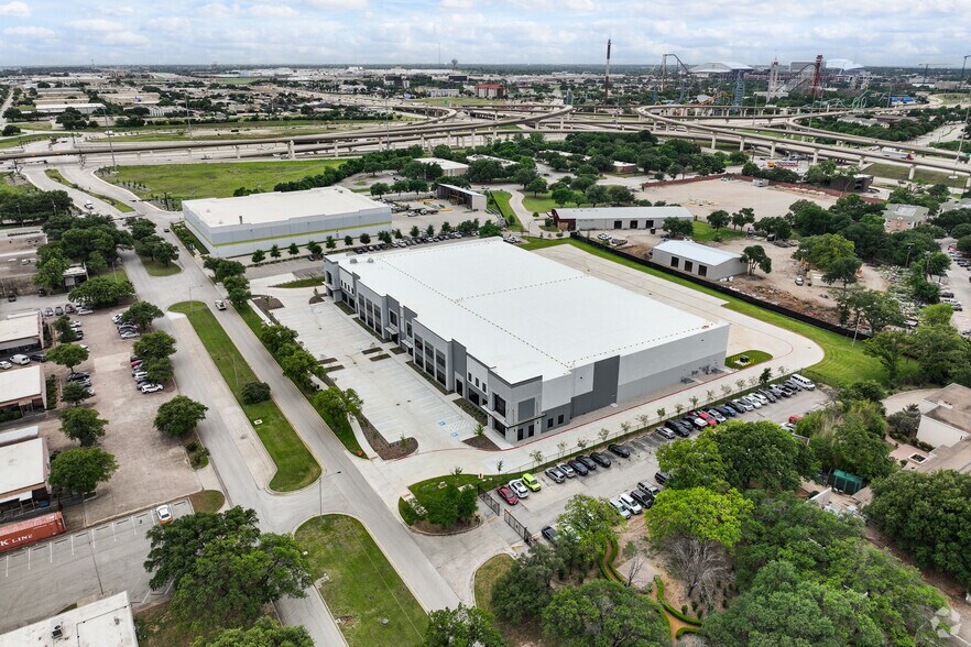 More Photos Of 1145 107th St., Arlington Warehouse For Sale