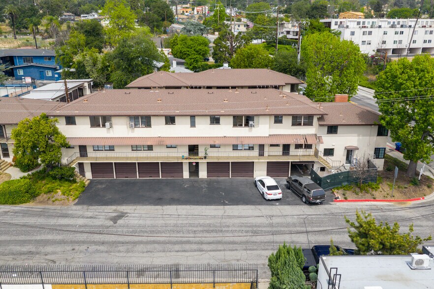 More Photos Of 2629-2643 1/2 Lake Ave, Altadena Apartments For Sale