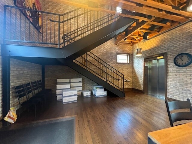 More Photos Of 220 N River St, East Dundee Freestanding For Sale