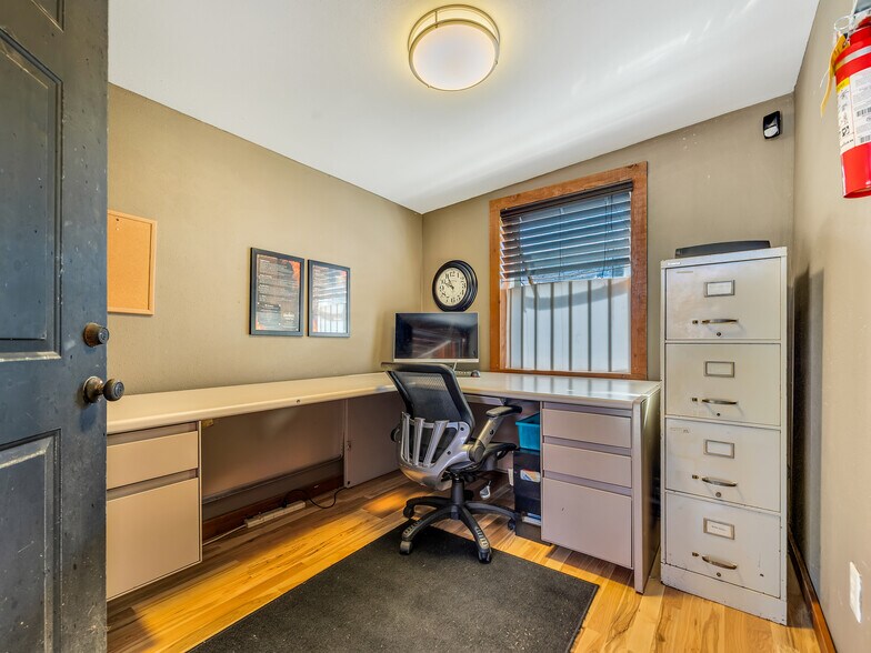 More Photos Of 780 US-101, Chinook Restaurant For Sale