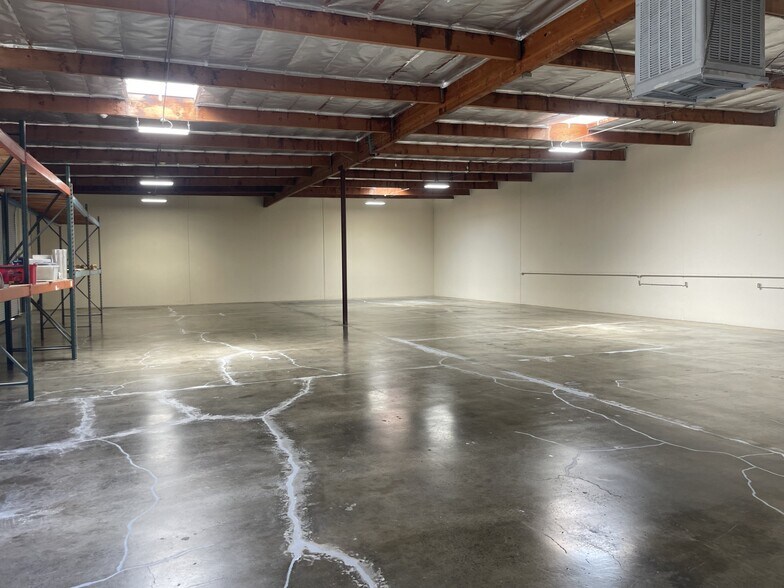 More Photos Of 5420 Brooks St, Montclair Warehouse For Lease