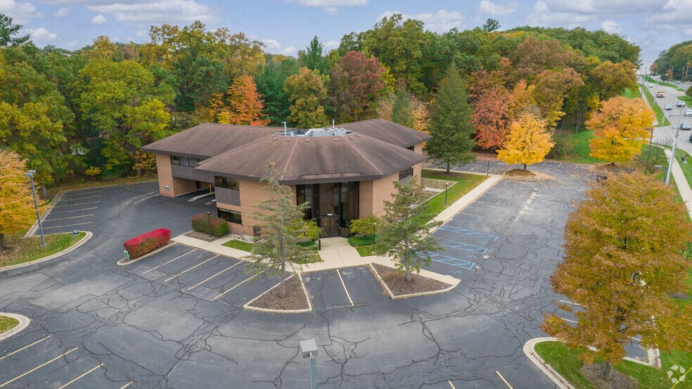 More Photos Of 1850 44th St SW, Grand Rapids Office For Lease