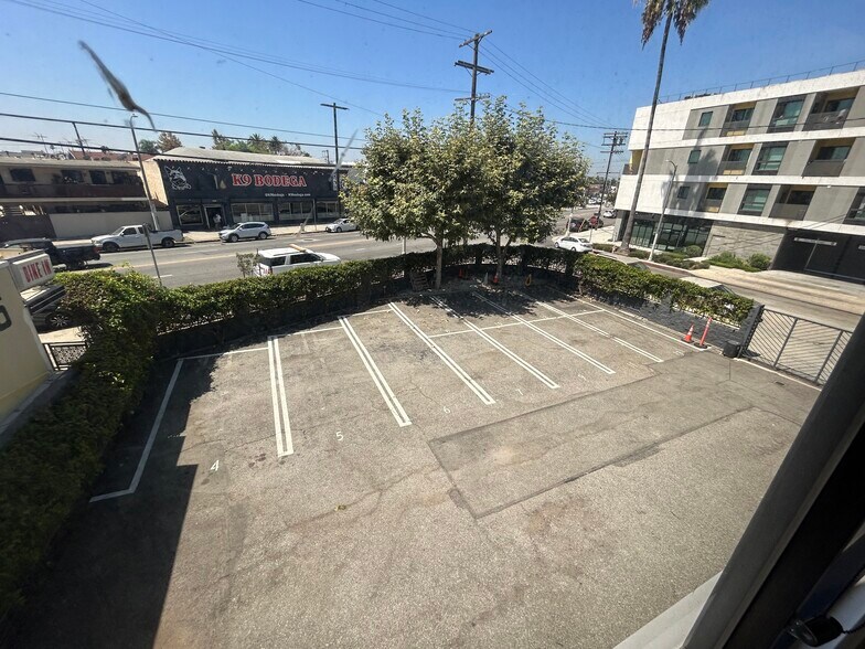 More Photos Of 4335 W Adams Blvd, Los Angeles Office For Lease