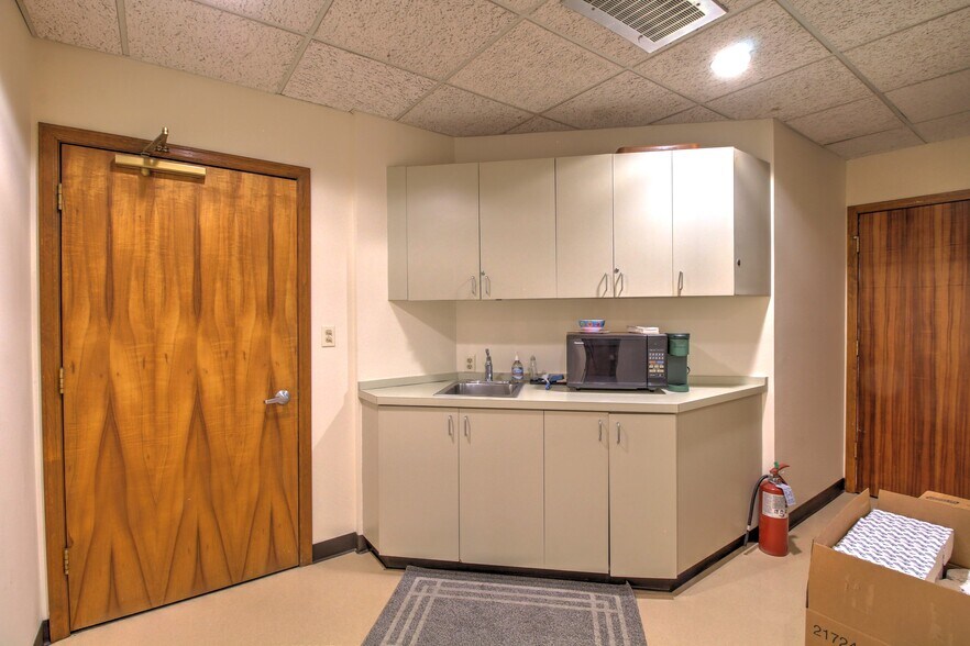 More Photos Of 2525 Arapahoe Ave, Boulder Freestanding For Lease