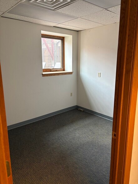 More Photos Of 219 W 1st St, Duluth Office For Lease
