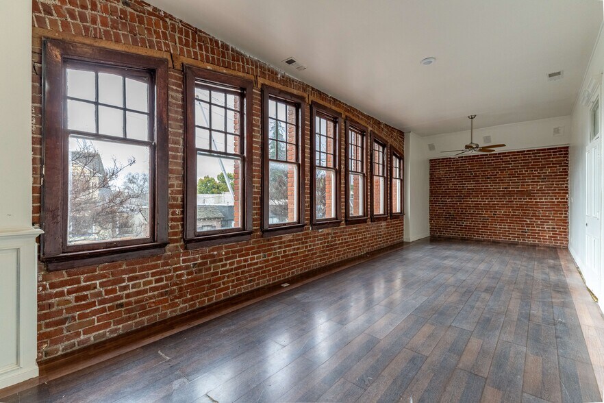 More Photos Of 55 5th St, Gilroy Restaurant For Sale