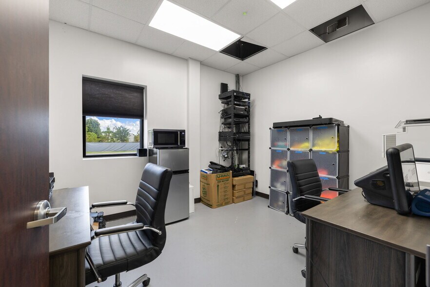 More Photos Of 3312 Schlipf Rd, Katy Sports And Entertainment For Lease