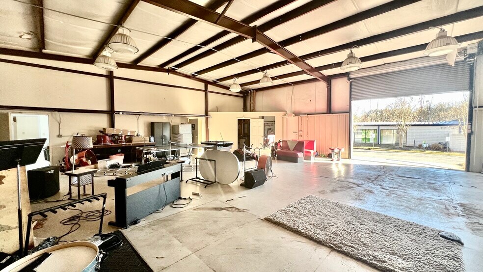 More Photos Of 13784 Highway 9 N, Milton Loft Creative Space For Lease