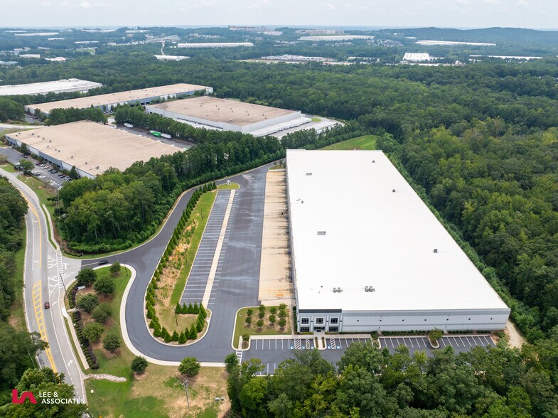 More Photos Of 2601 Skyview Dr, Lithia Springs Distribution For Lease