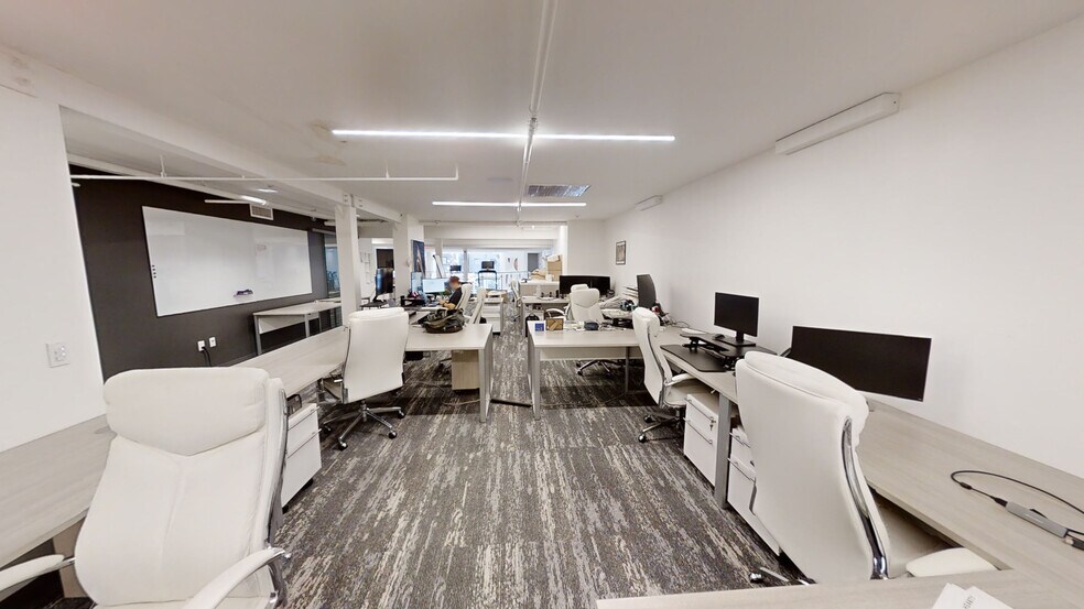 More Photos Of 4224 N Craftsman Ct, Scottsdale Office For Sale