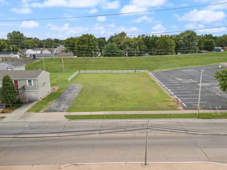 More Photos Of 1021 E Market St, Jeffersonville Land For Sale