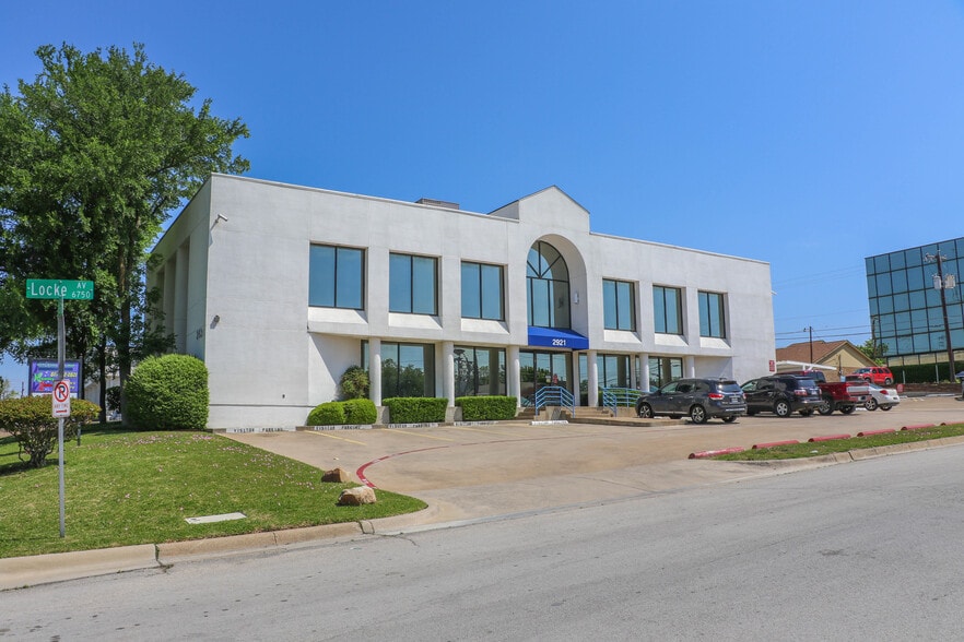 Primary Photo Of 2921 Lackland Rd, Fort Worth Medical For Lease