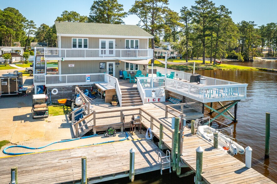 More Photos Of 738 E Main St, Belhaven Hotel For Sale