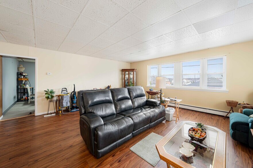 More Photos Of 46 Marion St, Port Reading Restaurant For Sale