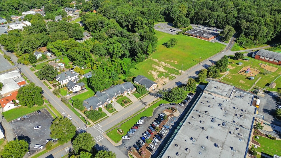 More Photos Of 303 N Pond St, Toccoa Religious Facility For Sale